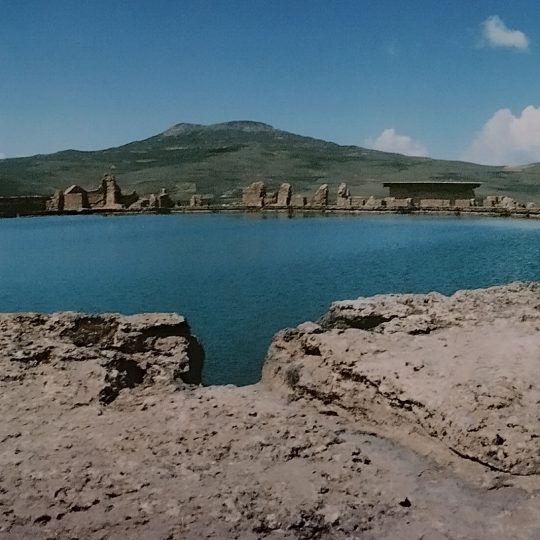 دریاچه تخت سلیمان